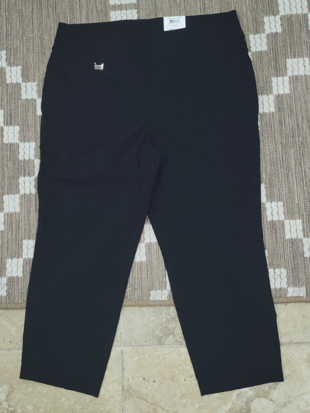 NWT Alfani Women's Black Capri Pants Tummy Control Size 14 nylon spandex rayon